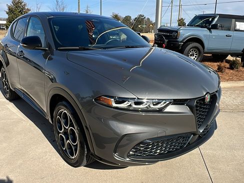 Used 2025 Alfa Romeo Tonale image 5