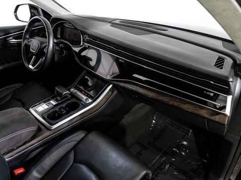 Used 2019 Audi Q8 Prestige w/ Luxury Package AWD/4WD image 10