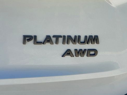 Used 2025 Nissan Rogue Platinum w/ Platinum Premium Package AWD/4WD image 15