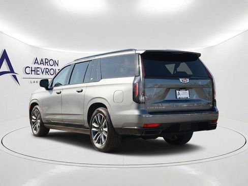 Used 2023 Cadillac Escalade ESV Sport Platinum w/ Heavy-Duty Trailer Package AWD/4WD image 7