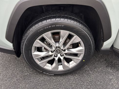 Used 2023 Toyota RAV4 XLE Premium image 31