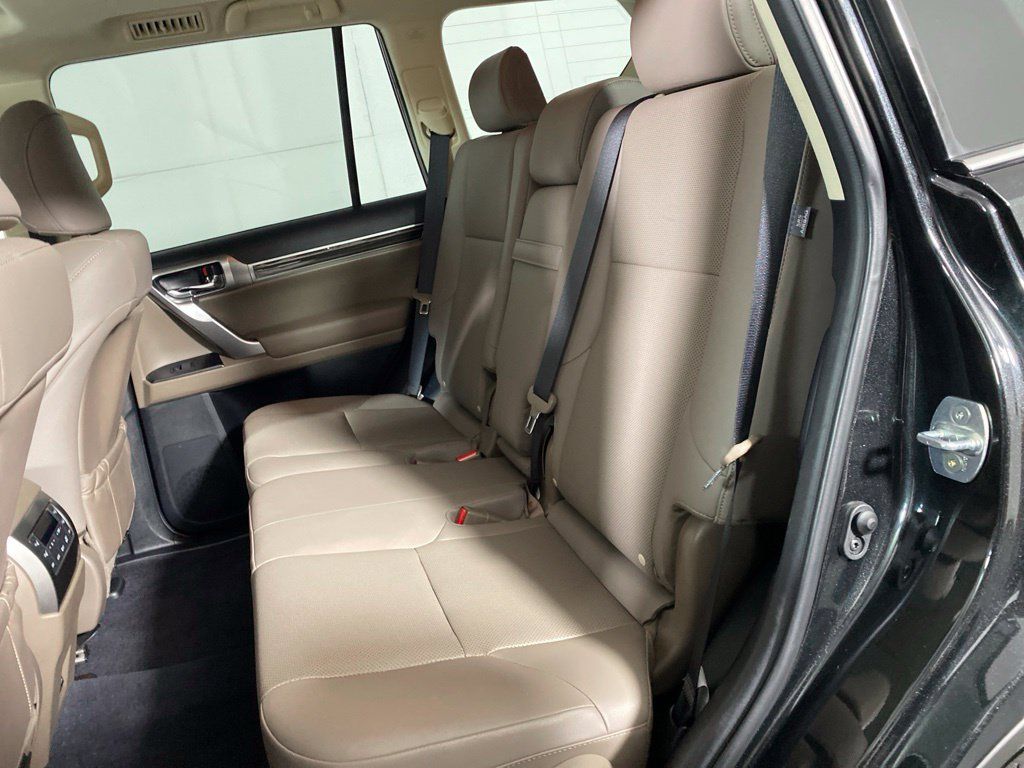 Used 2023 Lexus GX 460 Premium w/ Premium Package AWD/4WD image 13