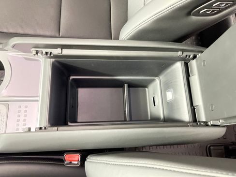 New 2026 Hyundai Ioniq 9 Calligraphy image 25