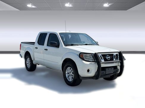 Used 2015 Nissan Frontier SV AWD/4WD image 7