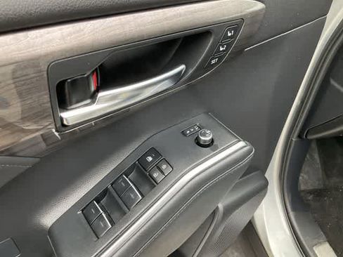 Used 2024 Toyota Highlander Limited AWD/4WD image 13