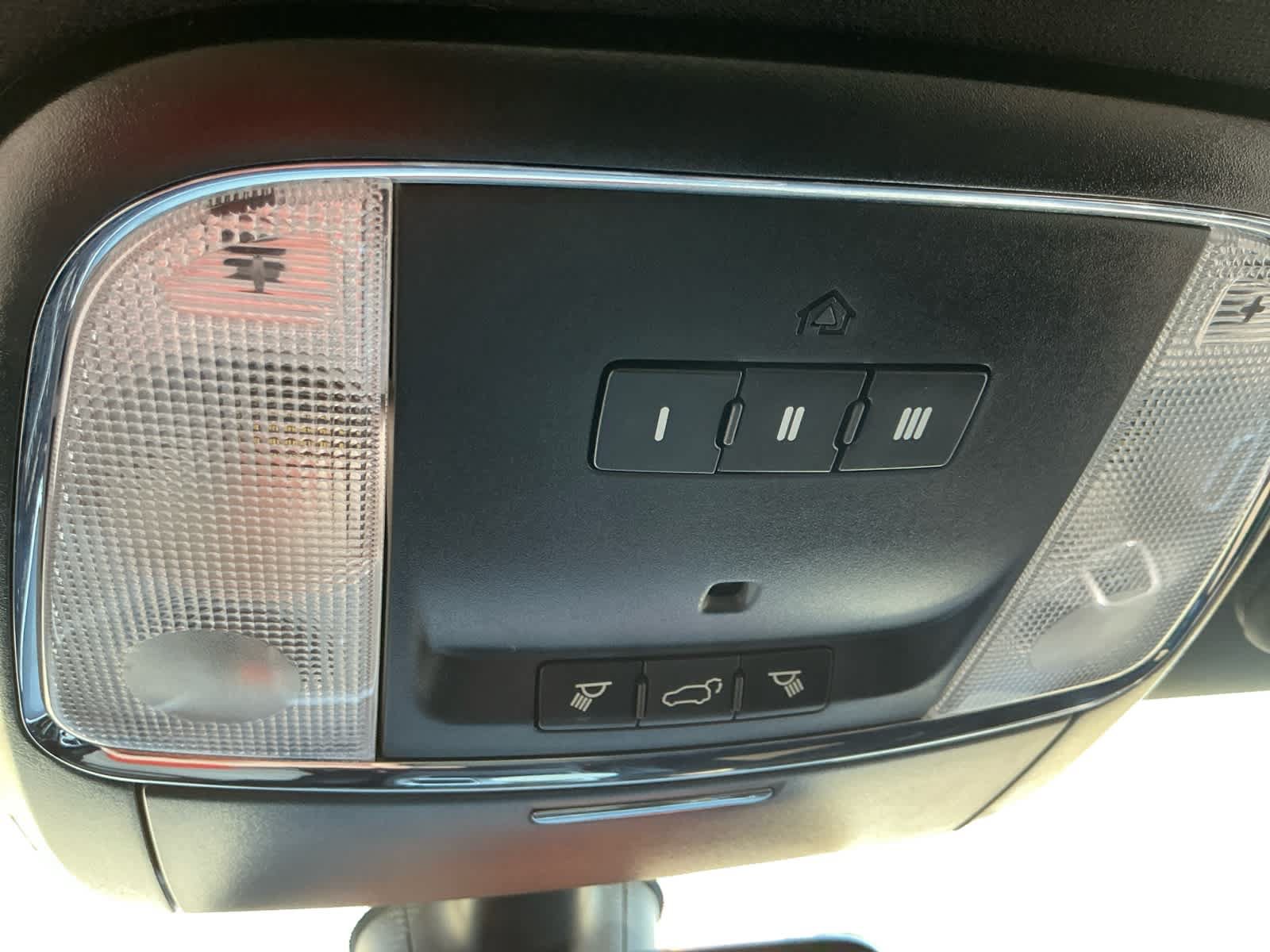 Used 2018 Jeep Grand Cherokee Altitude AWD/4WD image 17
