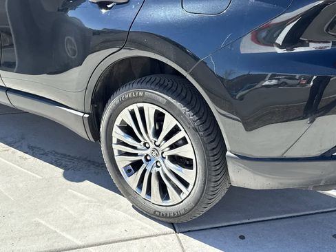 Used 2021 Toyota Venza Limited w/ Advanced Technology Package image 9