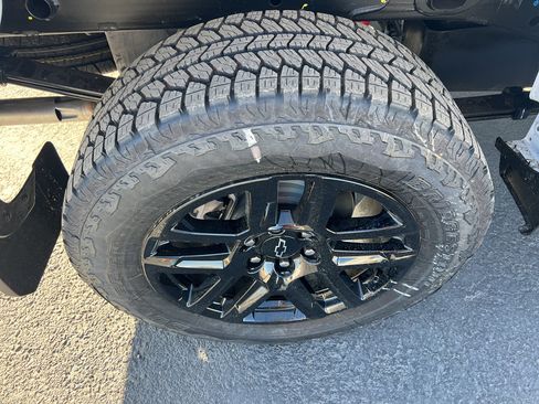 New 2026 Chevrolet Silverado 1500 LT Trail Boss w/ Convenience Package II AWD/4WD image 5