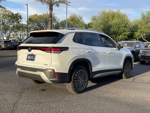 Used 2025 Volkswagen Tiguan S image 5