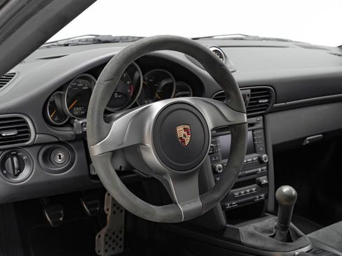 Used 2010 Porsche 911 GT3 RWD image 12