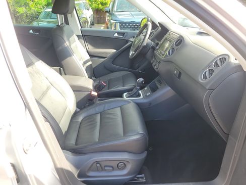 Used 2017 Volkswagen Tiguan SEL image 7