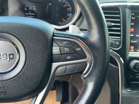 Used 2017 Jeep Grand Cherokee Trailhawk AWD/4WD image 30