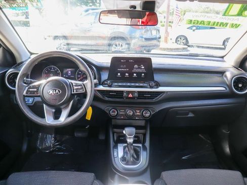 Used 2021 Kia Forte LXS FWD image 13