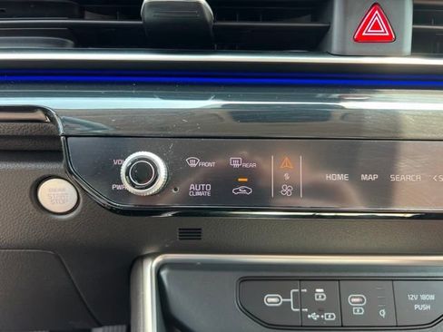 Certified 2025 Kia Carnival SX Prestige FWD image 22