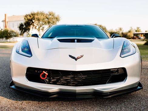 Used 2016 Chevrolet Corvette Z06 w/ 2LZ Preferred Equipment Group image 2