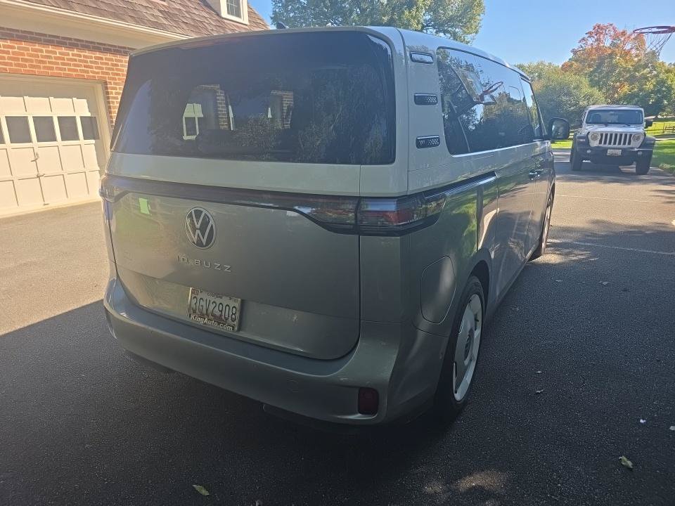 Used 2025 Volkswagen ID. Buzz 1st Edition RWD image 4