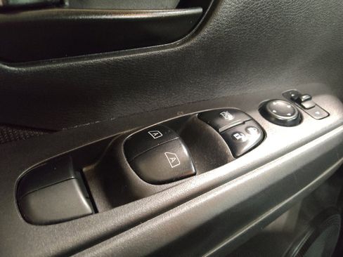 Used 2024 Nissan Kicks S FWD image 27