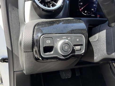 Used 2025 Mercedes-Benz CLA 250 4MATIC image 23
