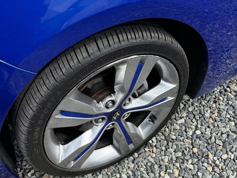Used 2012 Hyundai Veloster w/ Style Pkg FWD image 37