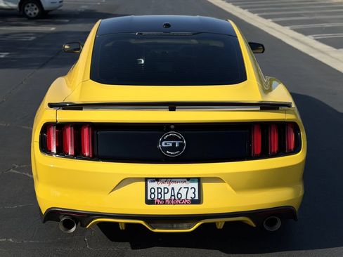 Used 2017 Ford Mustang GT Premium RWD image 5