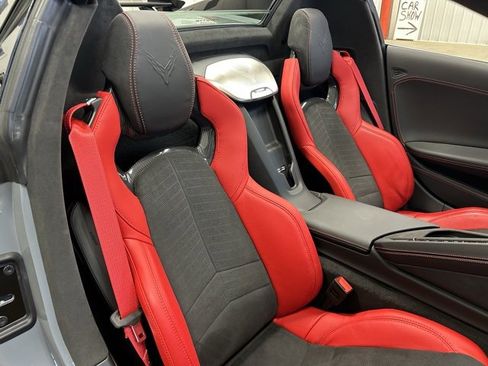 Used 2024 Chevrolet Corvette Stingray Premium Conv w/ 3LT image 38