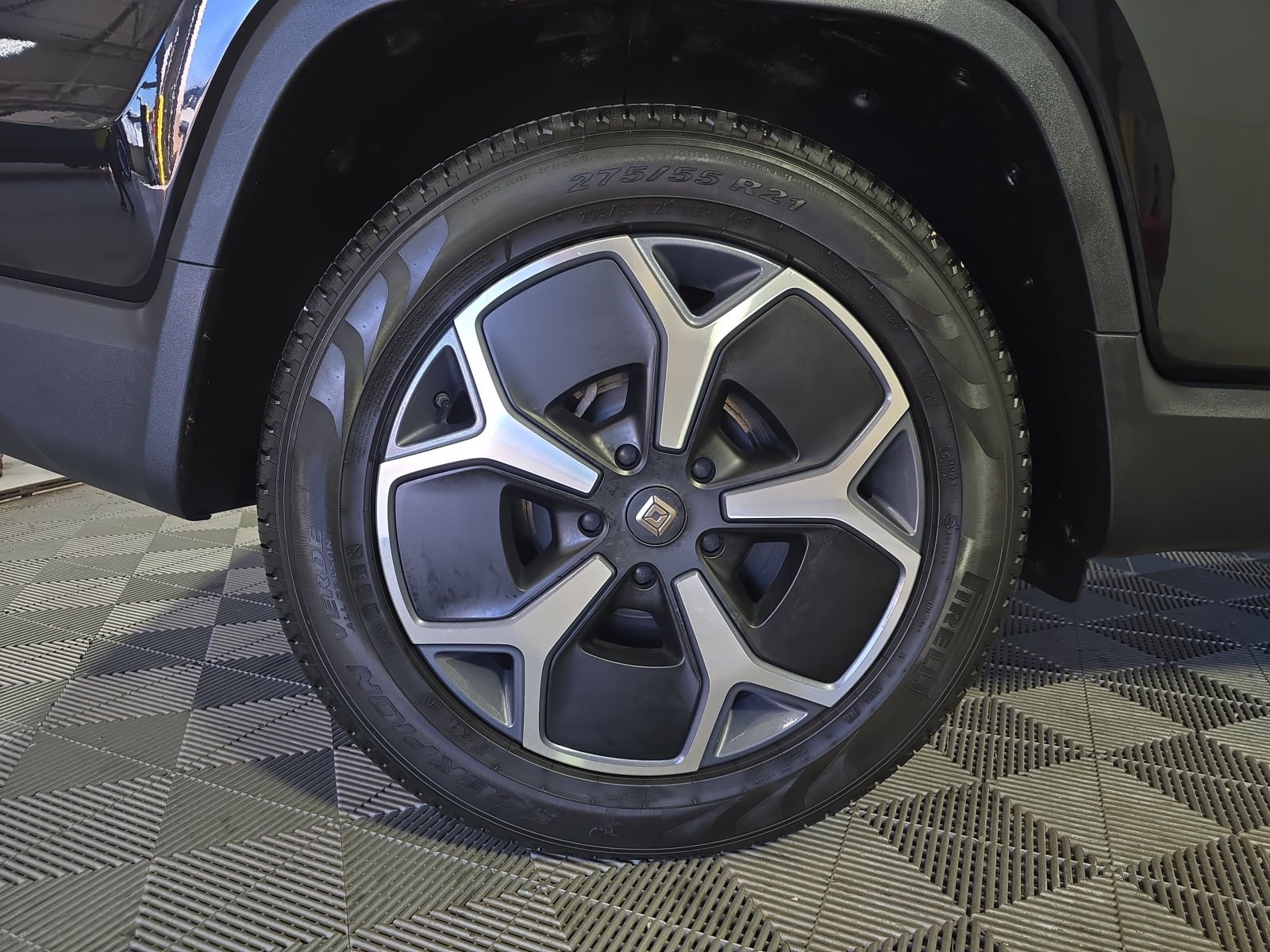 Used 2023 Rivian R1T Adventure Dual AWD/4WD image 12