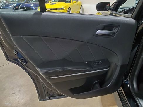 Used 2019 Dodge Charger R/T image 23