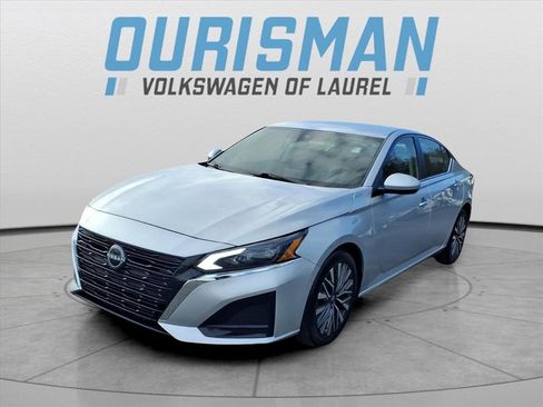 Used 2023 Nissan Altima 2.5 SV image 5