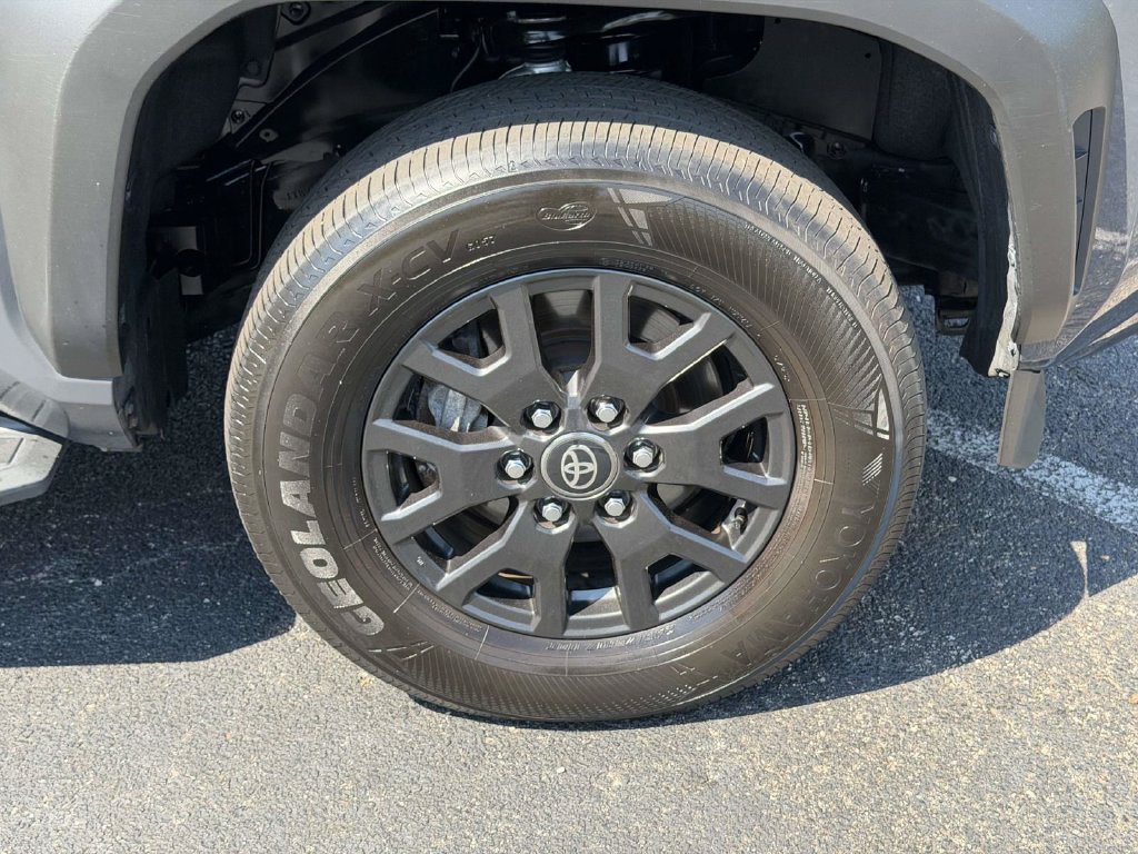 Certified 2025 Toyota 4Runner SR5 AWD/4WD image 26