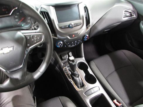 Used 2017 Chevrolet Cruze LT w/ Convenience Package image 53
