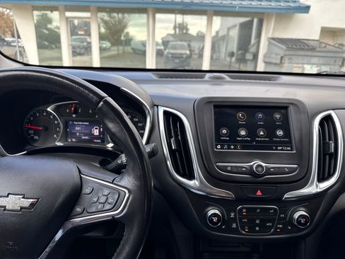 Used 2019 Chevrolet Equinox LT image 17