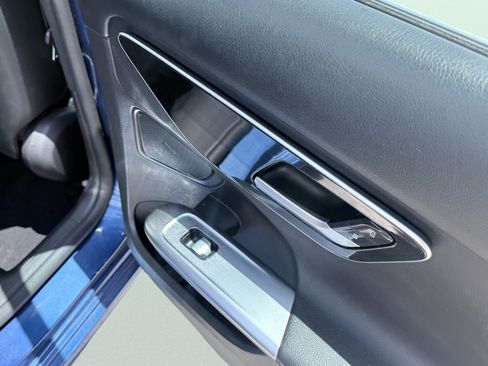 Used 2022 Mercedes-Benz C 300 Sedan w/ Exclusive Trim Package image 32