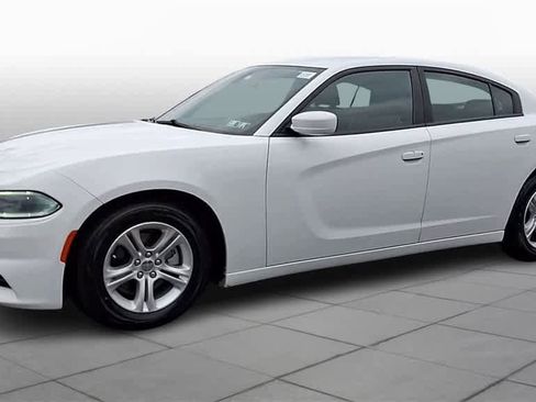 Used 2020 Dodge Charger SXT w/ Leather Interior Group image 4