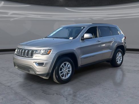 Used 2018 Jeep Grand Cherokee Laredo RWD image 1
