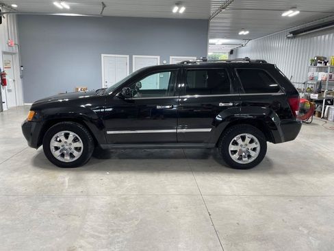 Used 2010 Jeep Grand Cherokee Limited w/ Trailer Tow Group IV AWD/4WD image 4