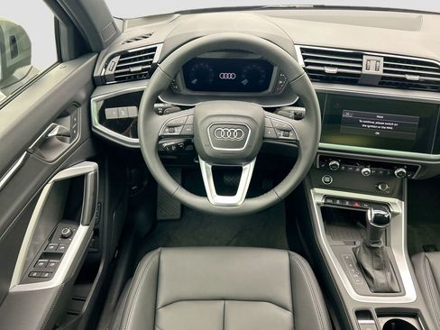 New 2025 Audi Q3 2.0T Premium image 10