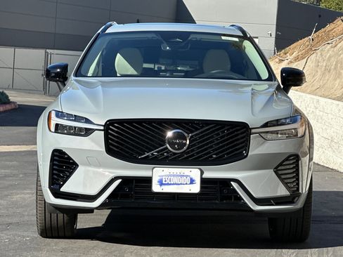 New 2026 Volvo XC60 T8 Ultra image 3