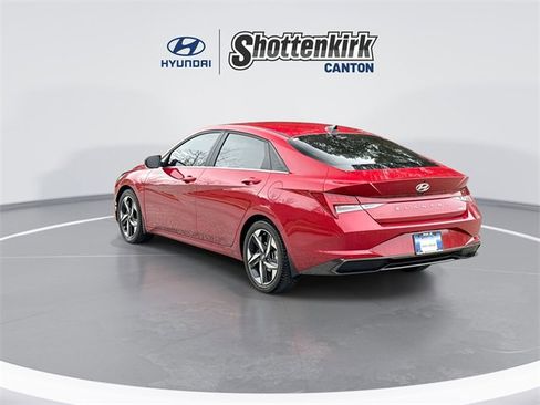 Used 2023 Hyundai Elantra Limited image 6