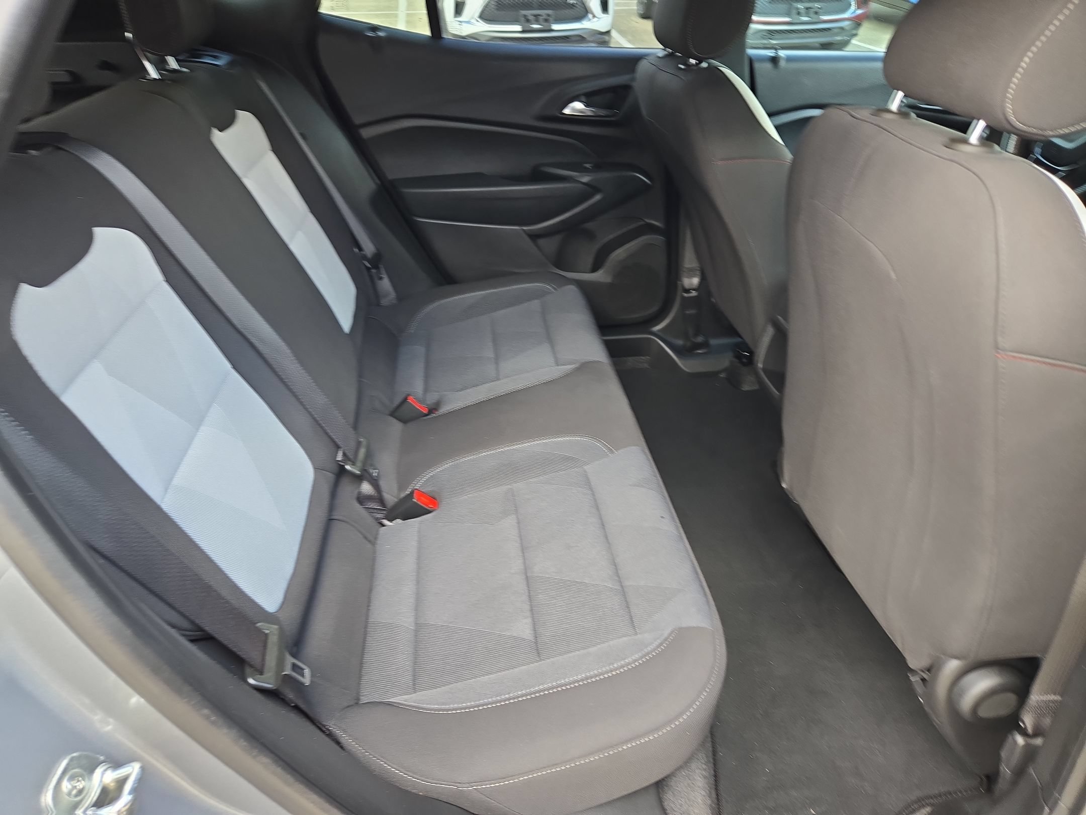 Used 2024 Chevrolet Trax RS FWD image 25