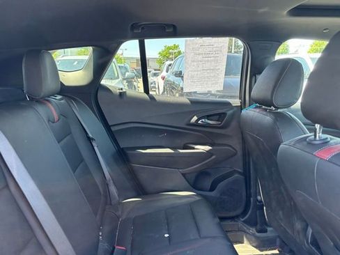 Used 2024 Chevrolet Trax RS w/ Sunroof Package FWD image 19