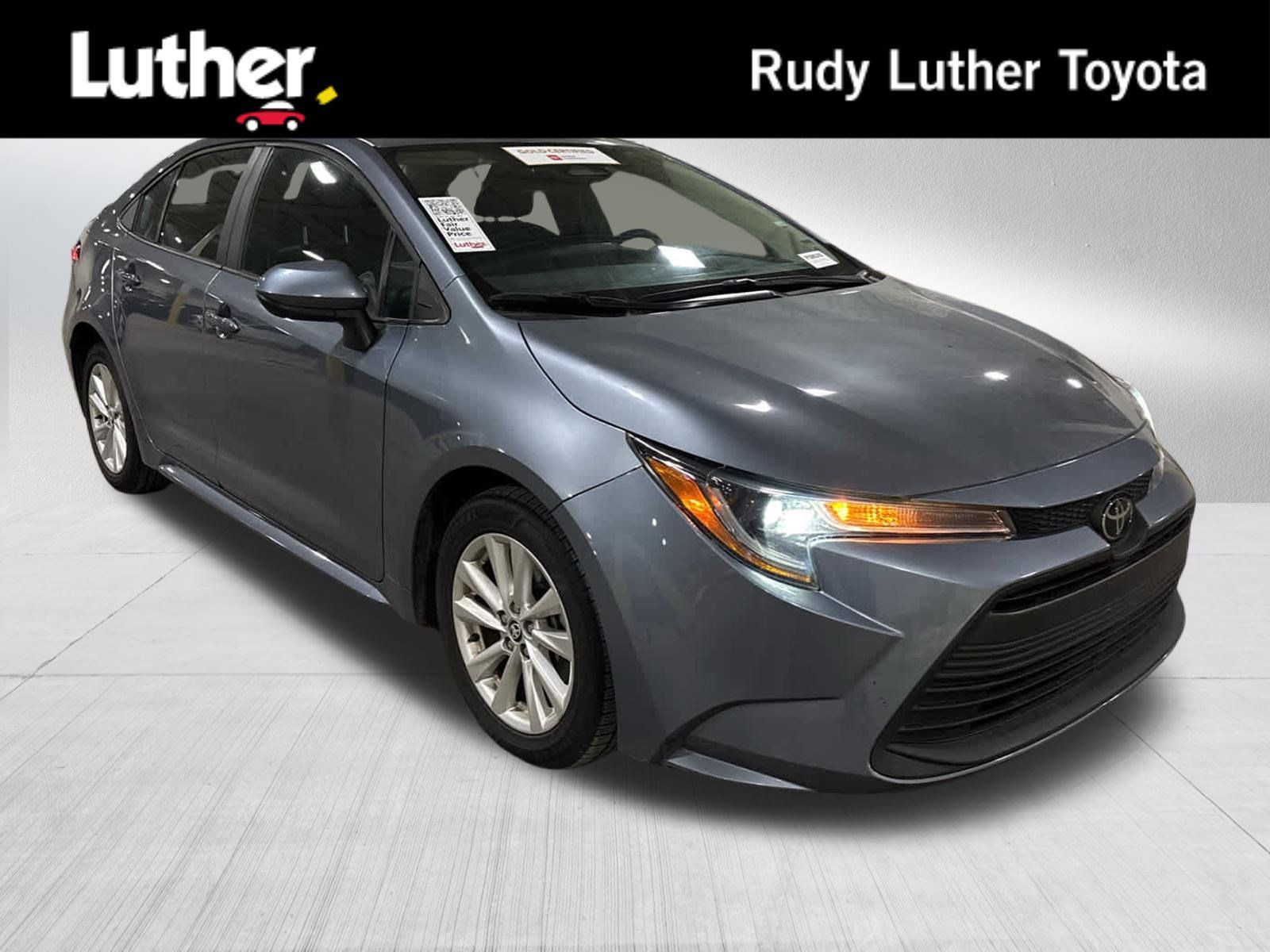 Used 2024 Toyota Corolla LE w/ LE Convenience Package FWD image 1