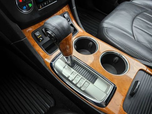 Used 2008 Buick Enclave CXL w/ Entertainment Package #3 image 27