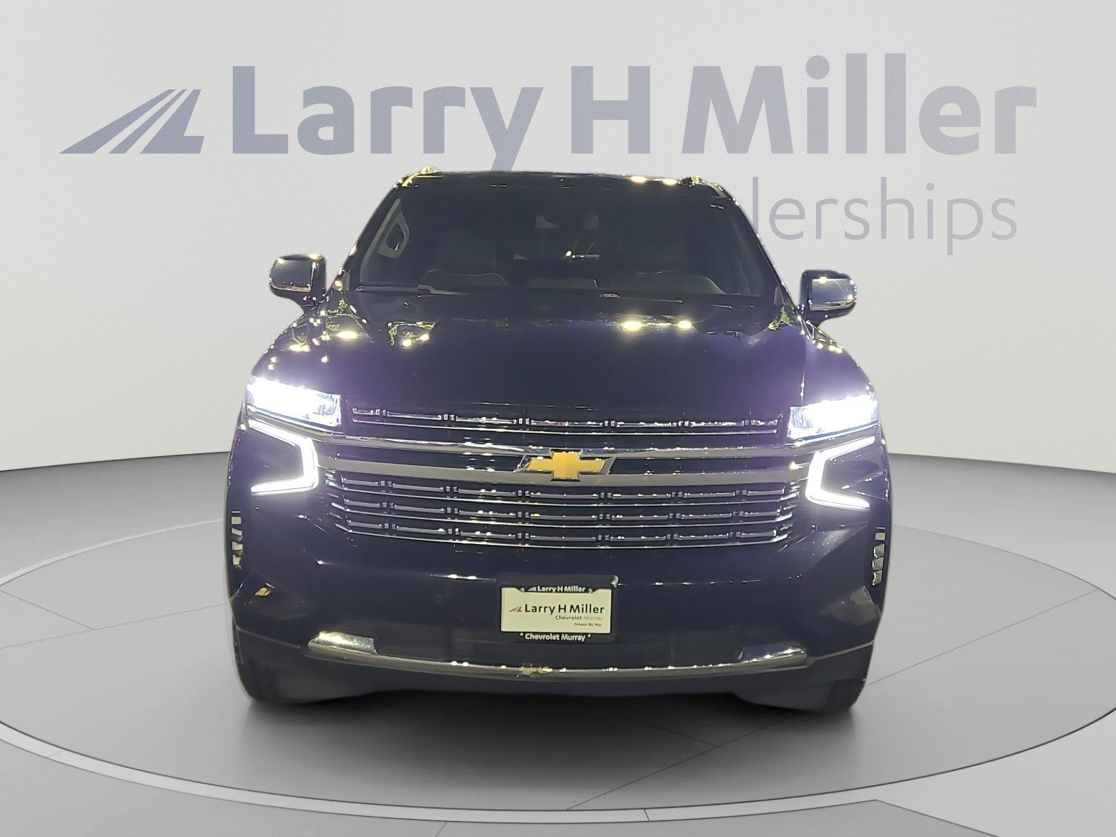 Used 2023 Chevrolet Suburban Premier AWD/4WD image 8