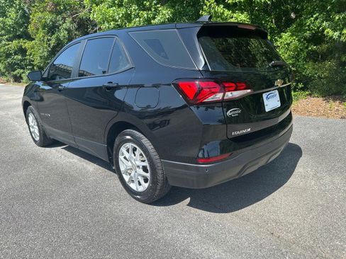 Used 2023 Chevrolet Equinox LS image 3