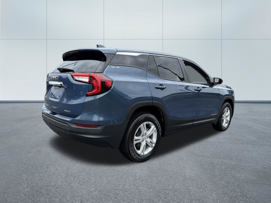Used 2024 GMC Terrain SLE AWD/4WD image 5
