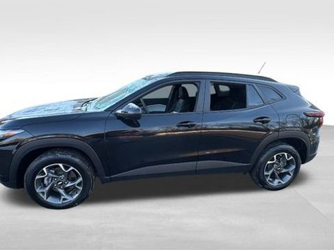 Used 2024 Chevrolet Trax LT image 4