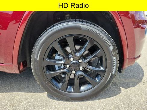 Used 2018 Jeep Grand Cherokee Altitude AWD/4WD image 7