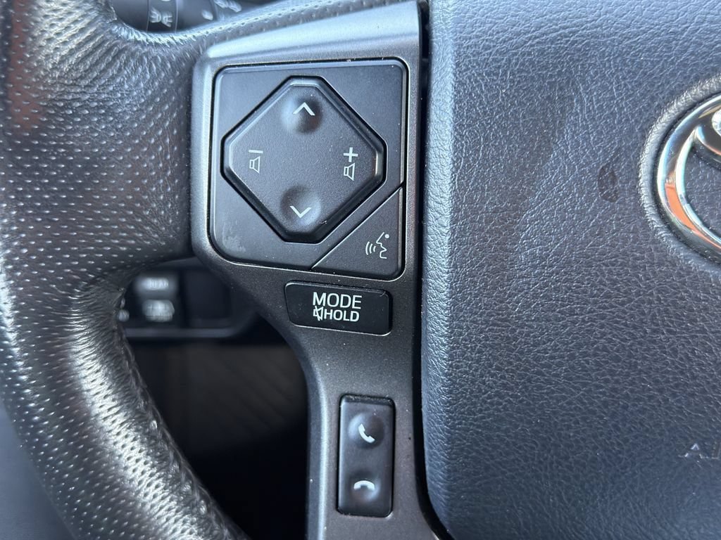 Used 2017 Toyota Tacoma TRD Sport w/ Tow Package (A/T) AWD/4WD image 28
