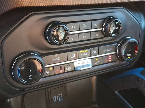 Used 2022 Ford Bronco Outer Banks AWD/4WD image 17