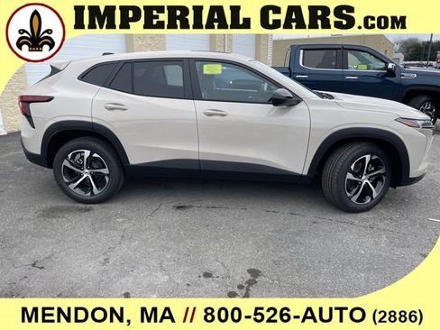 New 2026 Chevrolet Trax RS w/ Sunroof Package image 16